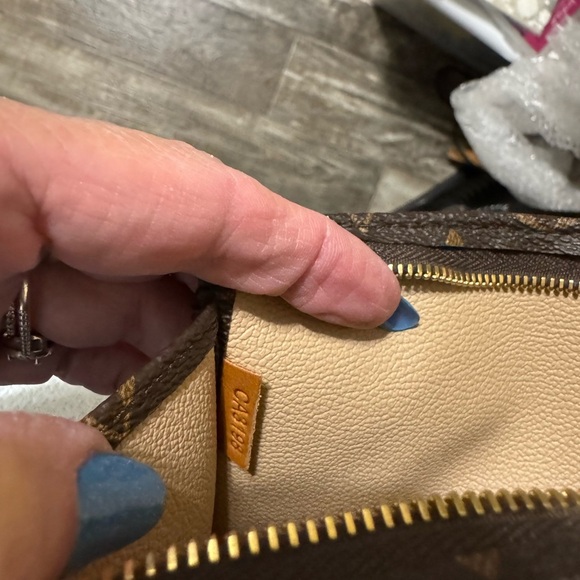 Louis Vuitton Monogram Clutch - Picture 13 of 14